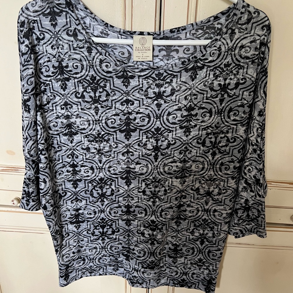 Balance Collection black and light gray top sz S